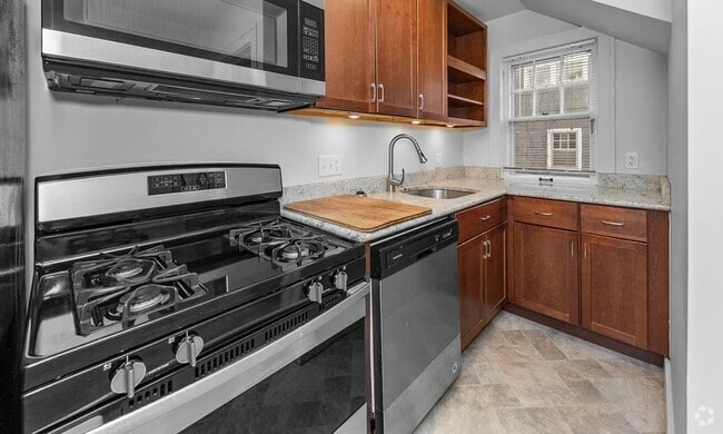 Building Photo - 832 S Main St Rental