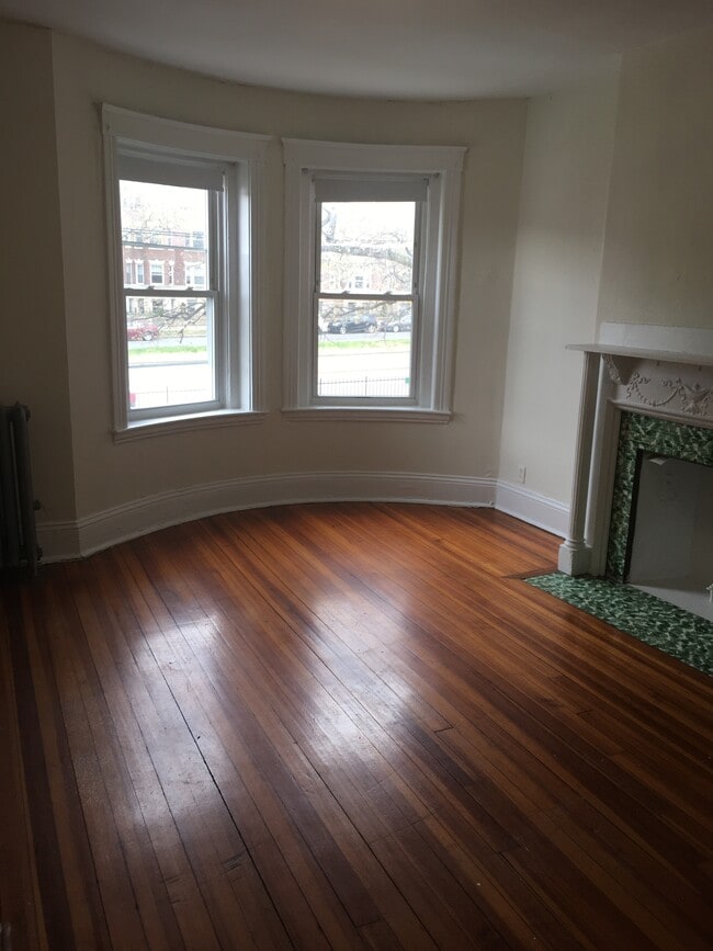 Building Photo - 1330 Commonwealth Ave Unit 2 Rental