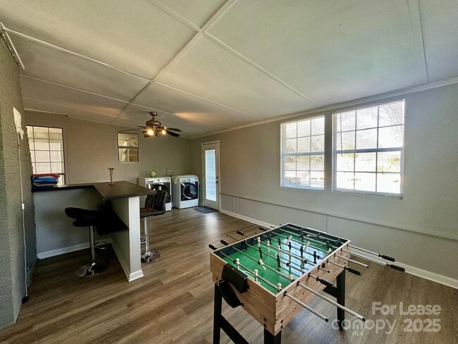 Photo - 9501 Pondside Ln