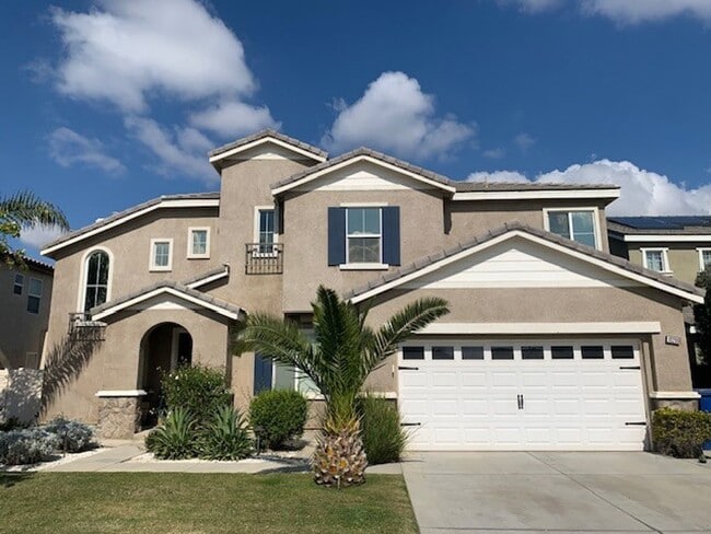 Smart 3-Bedroom Home with Solar & 3-Car Ga... - Smart 3-Bedroom Home with Solar & 3-Car Ga...