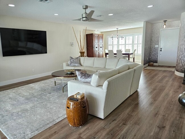 Photo - Annual Rental or 6+ month option - FURNISH...