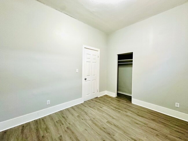 Photo - 2823 Garfield Ave