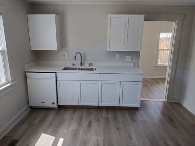 Photo - 422 S Oak St