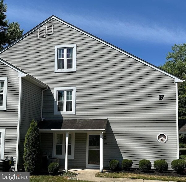Building Photo - 743 Sedgewick Ct