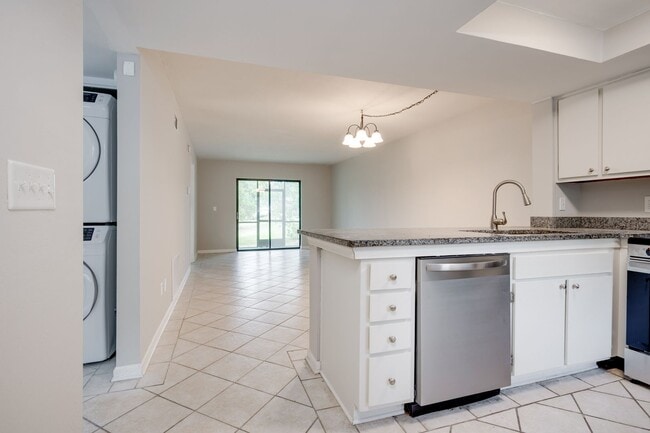 Photo - 503 Windsong Cir