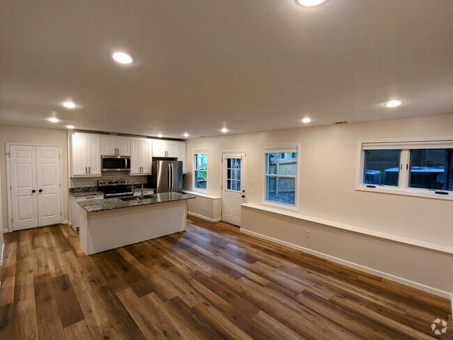 Building Photo - 762 Vedado Way NE Unit #B Rental