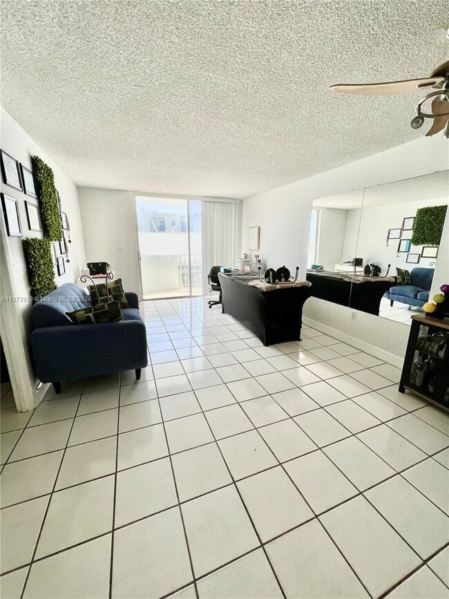 Building Photo - 1990 Marseille Dr Unit 303 Rental