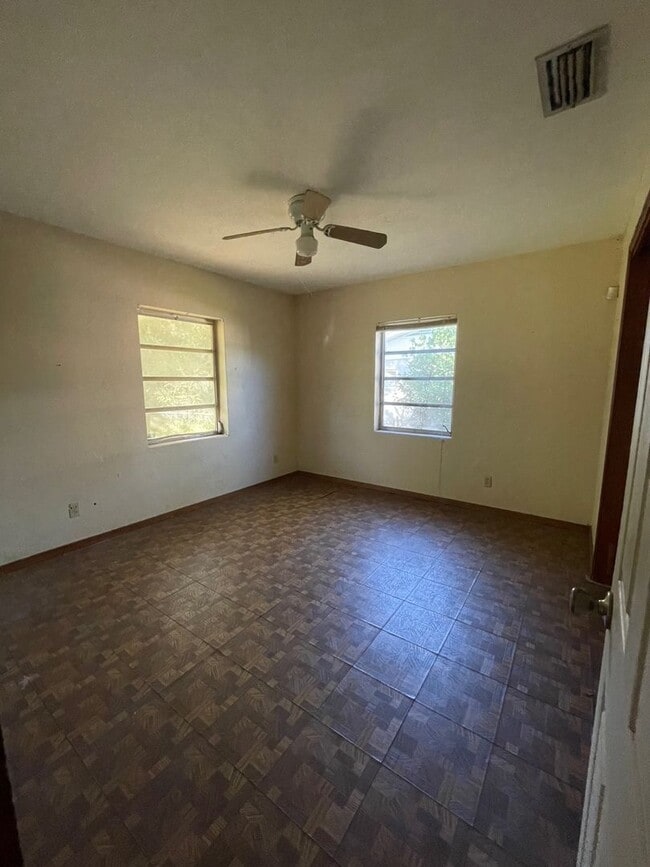 Photo - 2 Bed 1 Bath Home | Carport | Pet Friendly with Fenced Yard | Washer Dryer Hook Ups | Section 8 W...