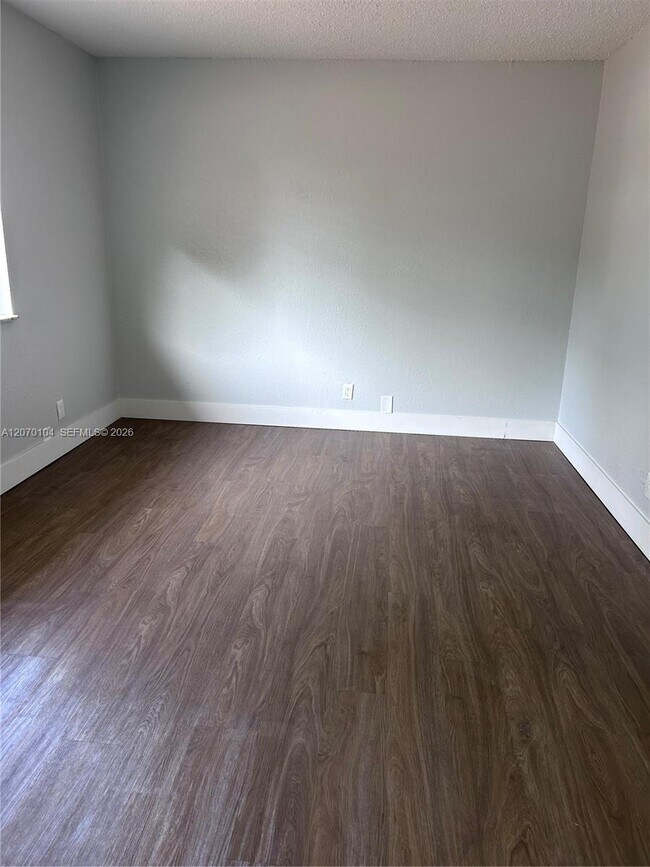Photo - 2181 Catherine Dr Unit 2