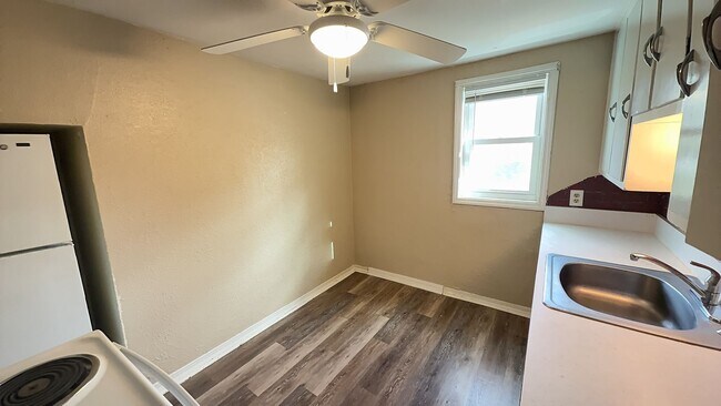 Photo - 904 Park Ave Unit Upper