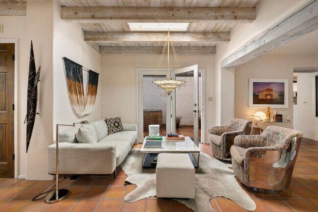 Photo - 303 Calle Loma Norte