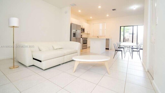 Building Photo - 13237 SW 286th Terrace