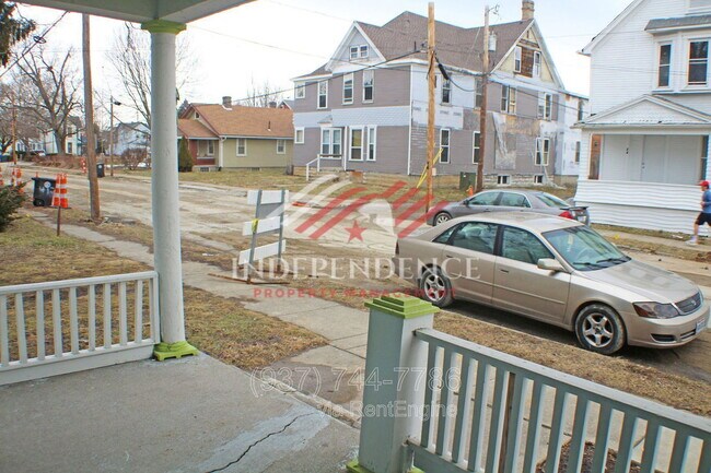 Photo - 419 Alberta St