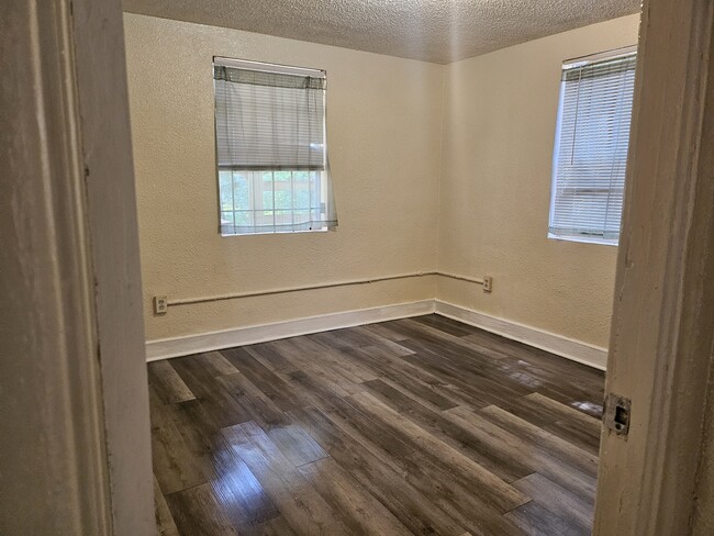 Photo - 2113 Mount Herman St Unit B