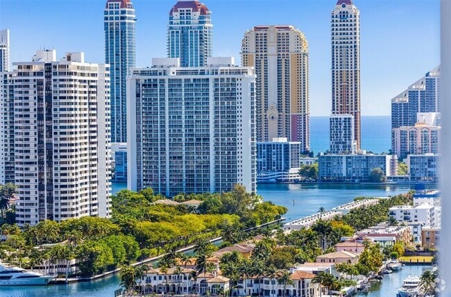 Building Photo - 17301 Biscayne Blvd Unit LPH2 Rental