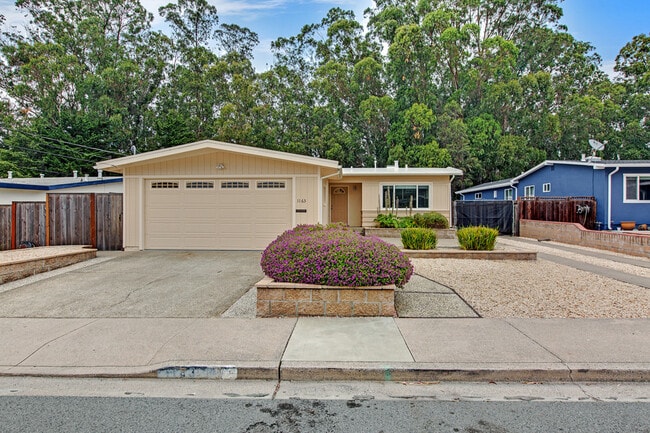 Building Photo - 1163 Crespi Dr Rental