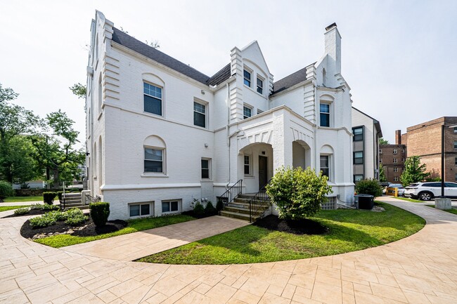 Building Photo - Reserve Overlook