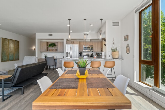 Photo - 2220 W Woodin Ave