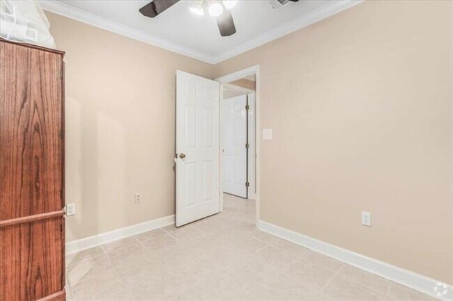 Building Photo - Coastal 3 Bedroom Home Available Now!
