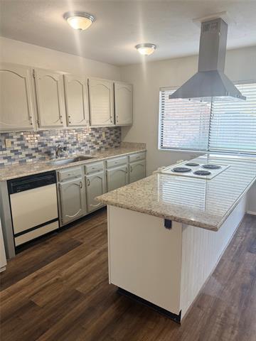 Photo - 2113 Kings Rd