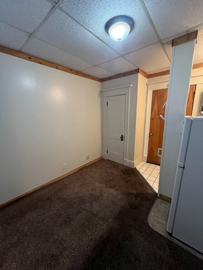 Photo - 222 W Broadway-11 Unidad 11