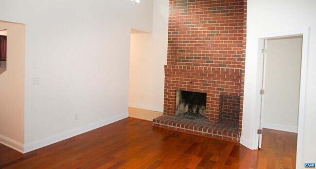 Building Photo - 139 Turtle Creek Rd Unit 10