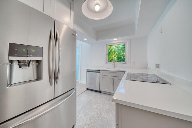 Building Photo - 845 NE 119th St