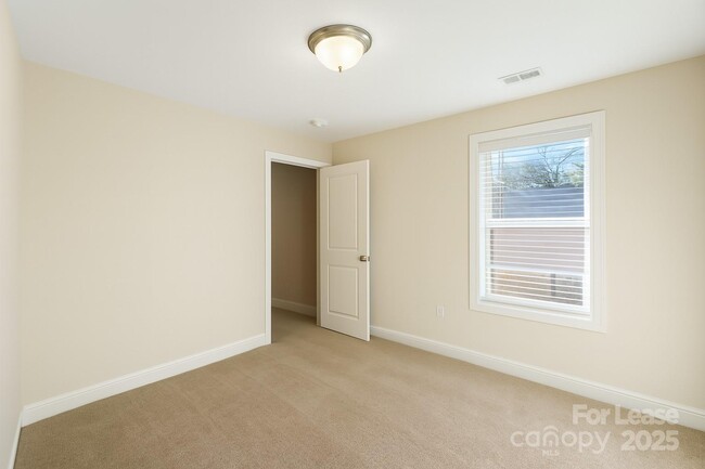 Photo - 3024 Seymour Dr