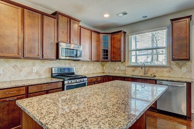 Photo - 2024 Middleton Farm Dr