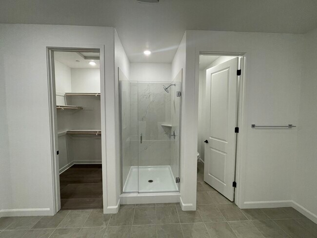 Photo - 11812 Ella Wy