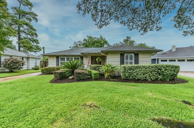 Building Photo - 906 Bay Oaks Rd