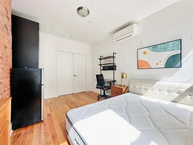 Photo - Furnished room/NOT APARTMENT Unit 1