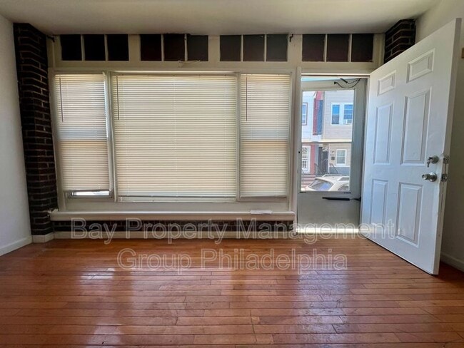 Photo - 3253 N Dover St