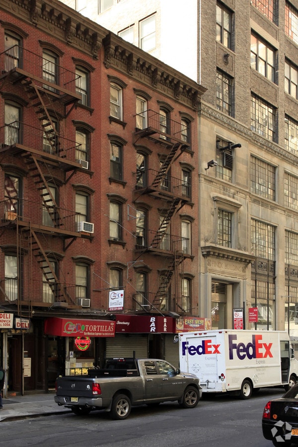 Primary Photo - 316 W 39th St Apartments