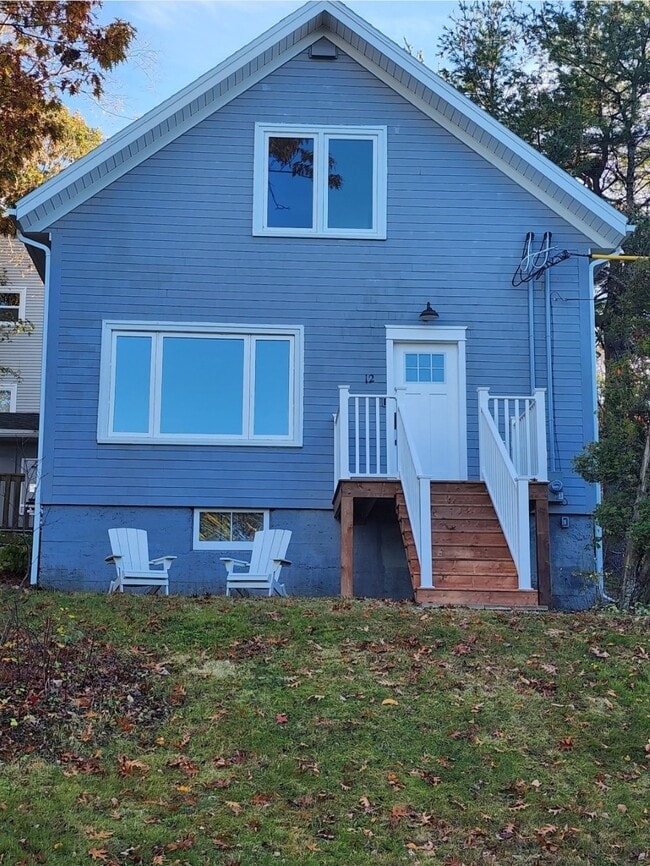 Building Photo - 12 Woodbury Dr Unit 12