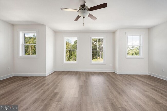 Photo - 354 Evermore Ln