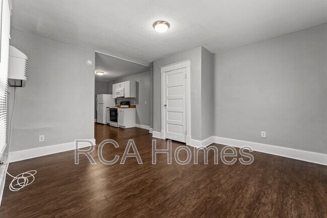 Photo - 528 1/2 E Raymond St.