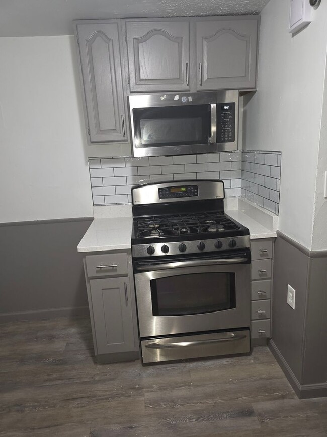 Photo - 650 E 130th St