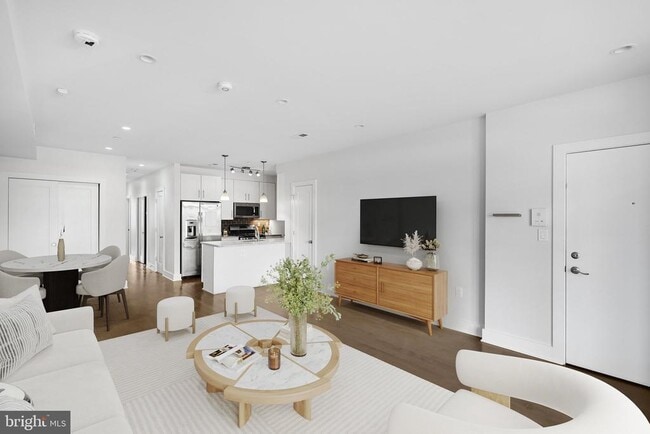 Photo - 3821 14th St NW Unidad 2