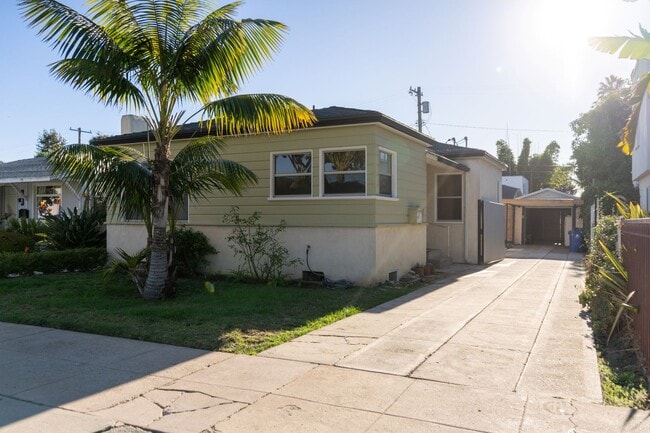 Photo - 2431 Walgrove Ave Unit 2431 Walgrove Ave