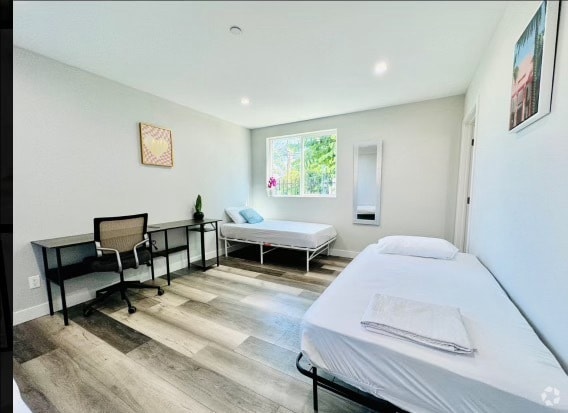 Building Photo - 1301 N Kingsley Dr Rental