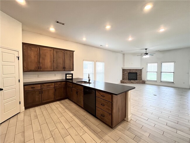 Photo - 5909 NW Reynolds St