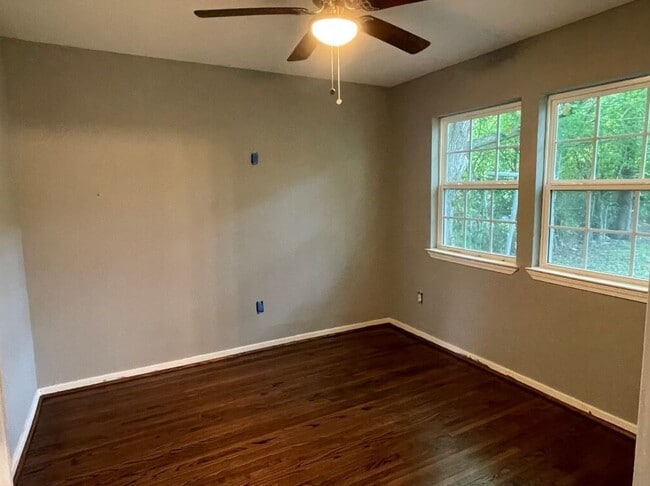 Photo - 4914 Meadow Park Dr