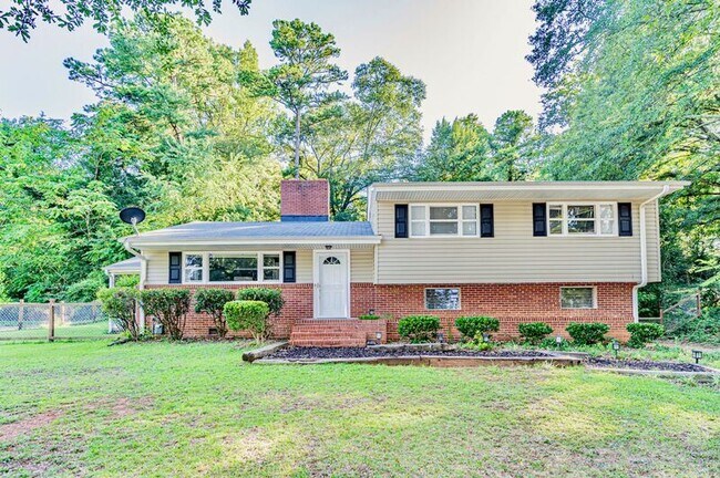 Photo - 15 Piney Woods Ln House