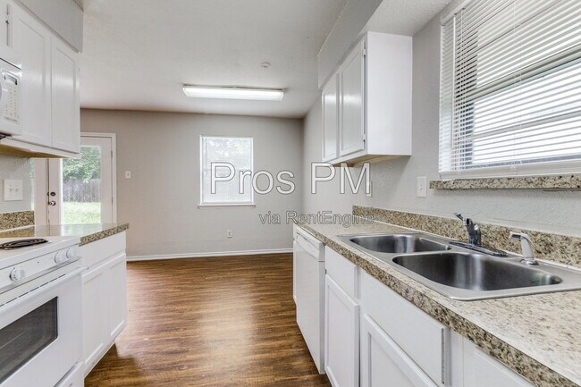 Photo - 12129 Spring Branch Dr