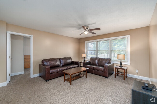 Interior Photo - Cornerstone Suites - 50-52 Tompkins St Rental