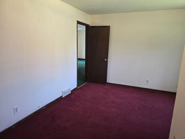 Photo - RENT SUX - 1310 COURT ST Unit 1