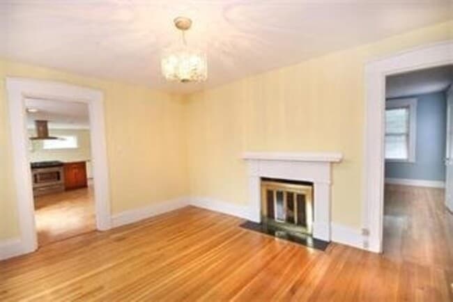 Photo - 249 Emerson St Unidad 1