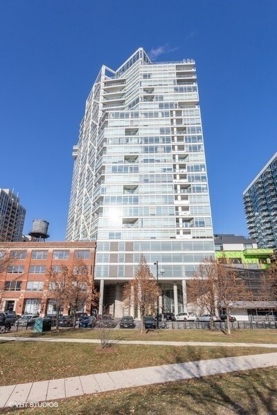 Building Photo - 510 W Erie St Unit 708