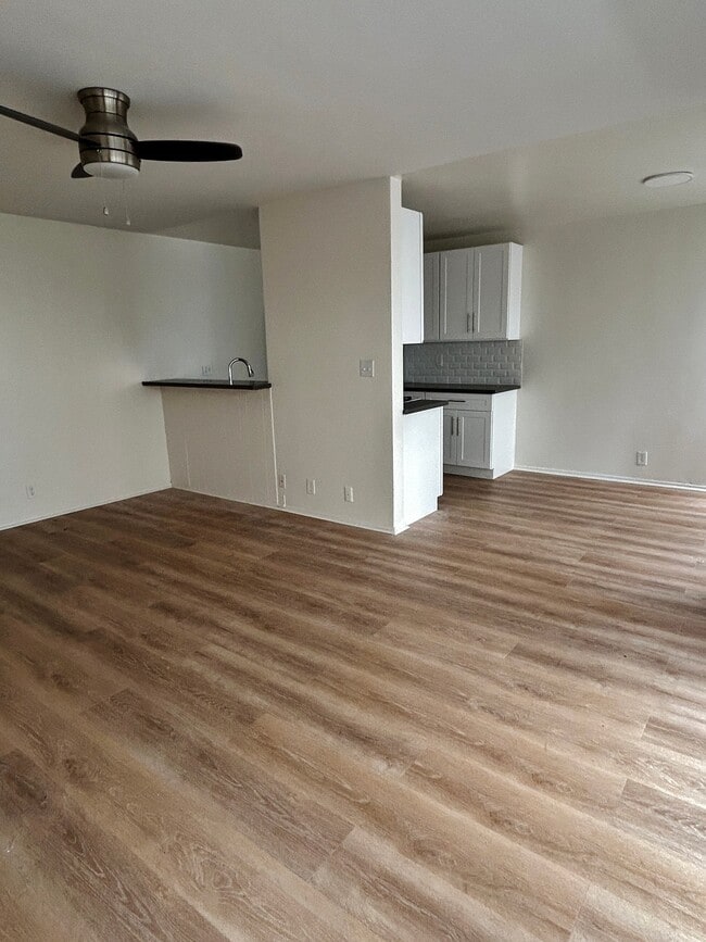 Photo - 1538 N Detroit St Unidad 2